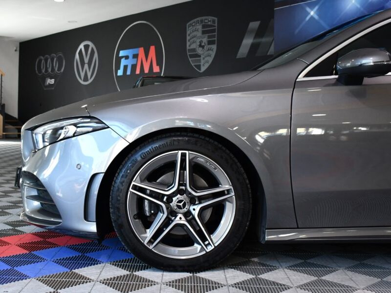 Mercedes Benz Classe A 200 AMG Line 150 BVA GPS M-Bux Caméra AV + AR Burmester Freinage Mode Car Play JA 18