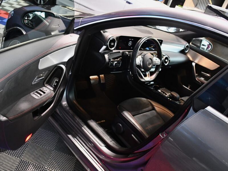 Mercedes Benz CLA 220 AMG Line 2.0 190 BVA GPS Pro M-Bux LED Caméra Freinage TO Attelage JA 18