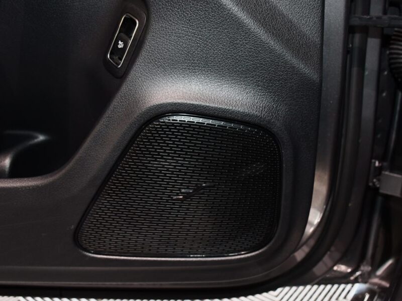 Mercedes Benz CLA 220 AMG Line 2.0 190 BVA GPS Pro M-Bux LED Caméra Freinage TO Attelage JA 18