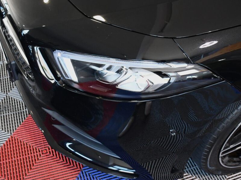 Mercedes Benz Classe A 220 AMG Line BVA GPS Pro TO M-Bux Lumière D’ambiance LED Car Play Caméra Freinage JA 18