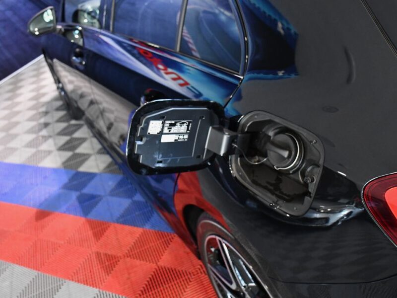 Mercedes Benz Classe A 220 AMG Line BVA GPS Pro TO M-Bux Lumière D’ambiance LED Car Play Caméra Freinage JA 18