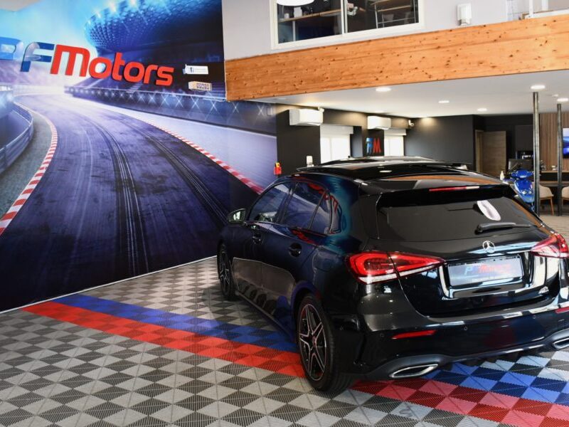 Mercedes Benz Classe A 220 AMG Line BVA GPS Pro TO M-Bux Lumière D’ambiance LED Car Play Caméra Freinage JA 18