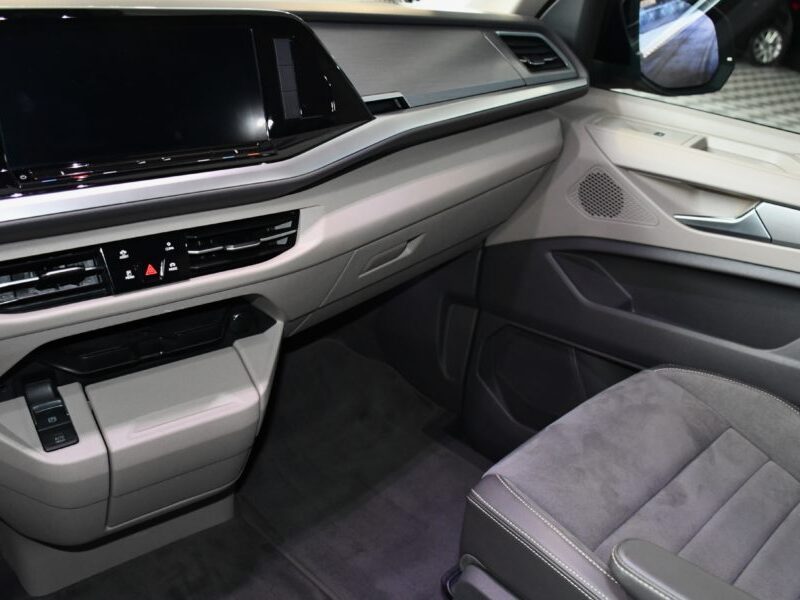 Volkswagen T7 Multivan 1.4 eHybrid 218 DSG Court Car Play Toit Pano Alcantara Front Lane Mode Fenêtre Latérales JA 17