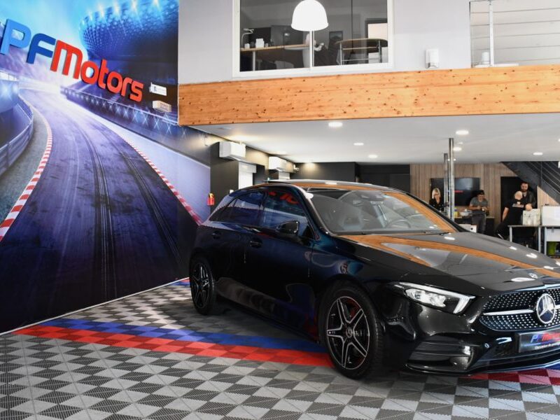 Mercedes Benz Classe A 220 AMG Line BVA GPS Pro TO M-Bux Lumière D’ambiance LED Car Play Caméra Freinage JA 18