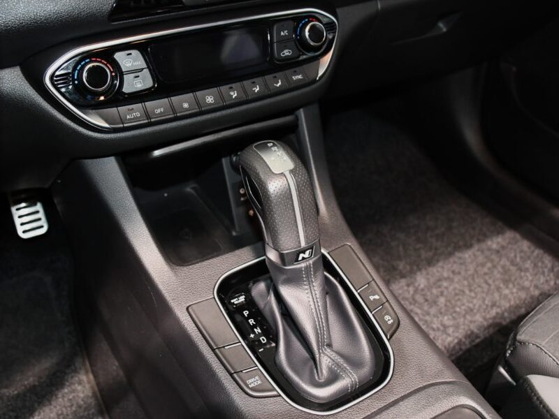 Hyundai I30 N-Line 1.4 TGDI 140 DCT GPS Caméra Régulateur Cuir Alcantara Toit Ouvrant Drive Mode JA 18 Pas De Malus