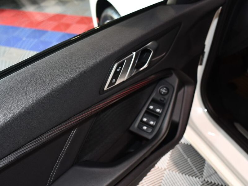 BMW 118dA SportLine 150 BVA GPS Hifi Pro TO Car Play Virtual Affichage Tête Haute Semi Cuir LED JA 17