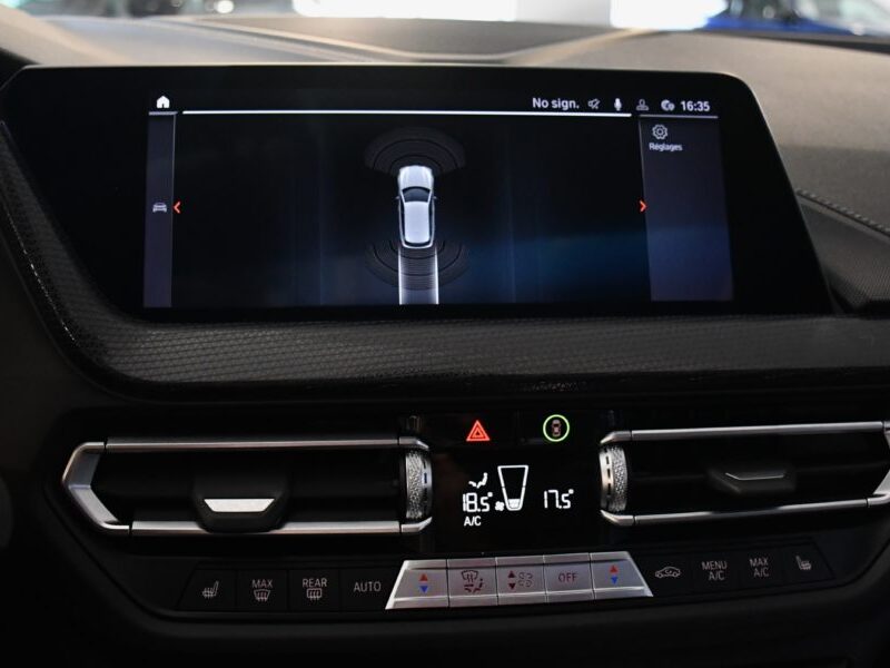 BMW 118dA SportLine 150 BVA GPS Hifi Pro TO Car Play Virtual Affichage Tête Haute Semi Cuir LED JA 17