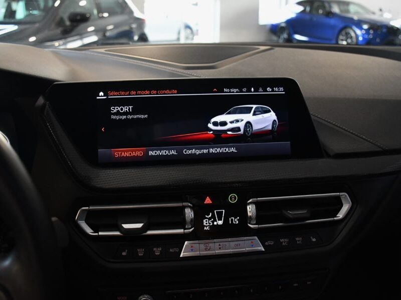 BMW 118dA SportLine 150 BVA GPS Hifi Pro TO Car Play Virtual Affichage Tête Haute Semi Cuir LED JA 17