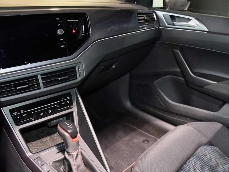 Volkswagen Polo GTI 2.0 TSI 207 DSG GPS Virtual ACC IQ Light TO Caméra Beats Induction Front Car Play JA 18