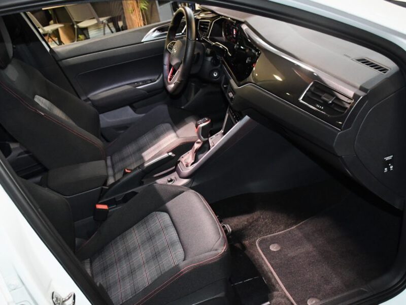 Volkswagen Polo GTI 2.0 TSI 207 DSG GPS Virtual ACC IQ Light TO Caméra Beats Induction Front Car Play JA 18