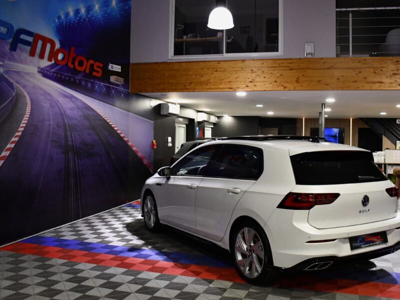 Volkswagen Golf 8 R-Line 1.5 TSI 150 BVM6 GPS Virtual Harman Kardon Car Play ACC FRont TO Lane JA 18 Garantie Vw 13/10/2026 ou 100.000 km