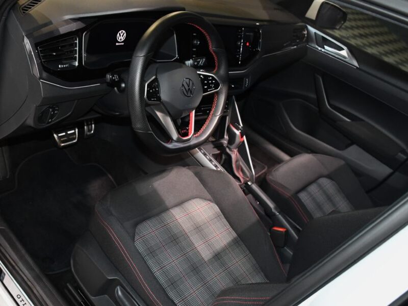 Volkswagen Polo GTI 2.0 TSI 207 DSG GPS Virtual ACC IQ Light TO Caméra Beats Induction Front Car Play JA 18