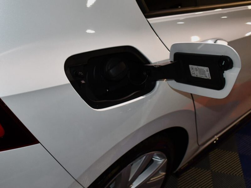 Volkswagen Golf 8 R-Line 1.5 TSI 150 BVM6 GPS Virtual Harman Kardon Car Play ACC FRont TO Lane JA 18 Garantie Vw 13/10/2026 ou 100.000 km