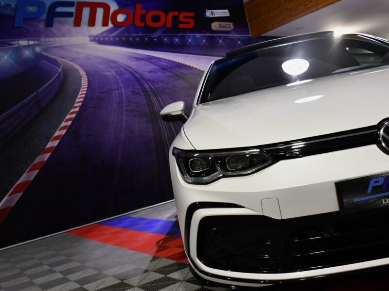Volkswagen Golf 8 R-Line 1.5 TSI 150 BVM6 GPS Virtual Harman Kardon Car Play ACC FRont TO Lane JA 18 Garantie Vw 13/10/2026 ou 100.000 km