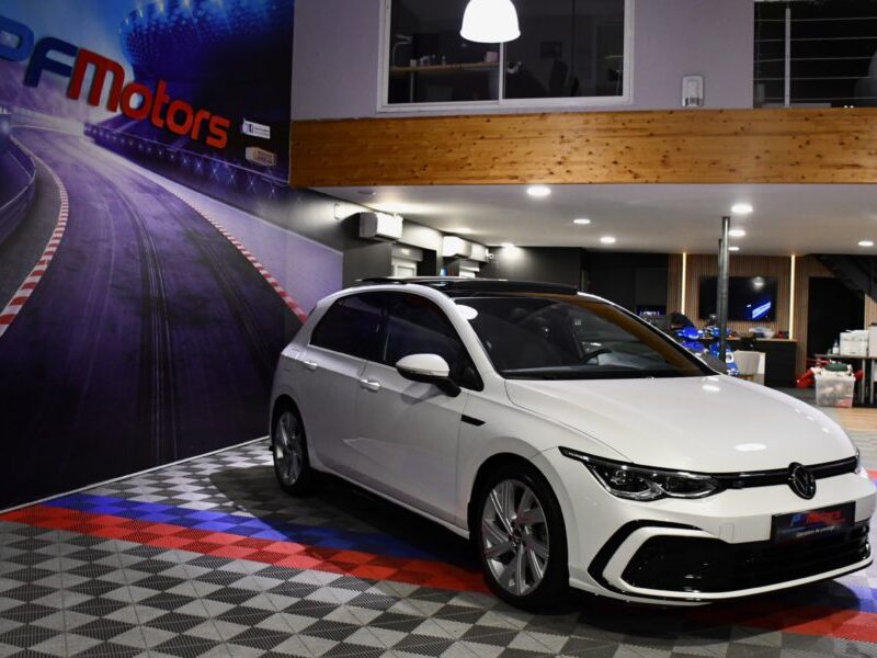 Volkswagen Golf 8 R-Line 1.5 TSI 150 BVM6 GPS Virtual Harman Kardon Car Play ACC FRont TO Lane JA 18 Garantie Vw 13/10/2026 ou 100.000 km