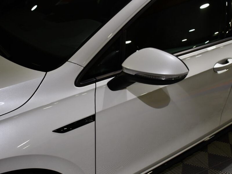 Volkswagen Golf 8 R-Line 1.5 TSI 150 BVM6 GPS Virtual Harman Kardon Car Play ACC FRont TO Lane JA 18 Garantie Vw 13/10/2026 ou 100.000 km