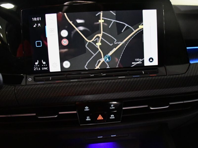 Volkswagen Golf 8 R-Line 1.5 TSI 150 BVM6 GPS Virtual Harman Kardon Car Play ACC FRont TO Lane JA 18 Garantie Vw 13/10/2026 ou 100.000 km