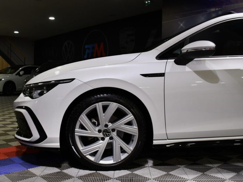 Volkswagen Golf 8 R-Line 1.5 TSI 150 BVM6 GPS Virtual Harman Kardon Car Play ACC FRont TO Lane JA 18 Garantie Vw 13/10/2026 ou 100.000 km