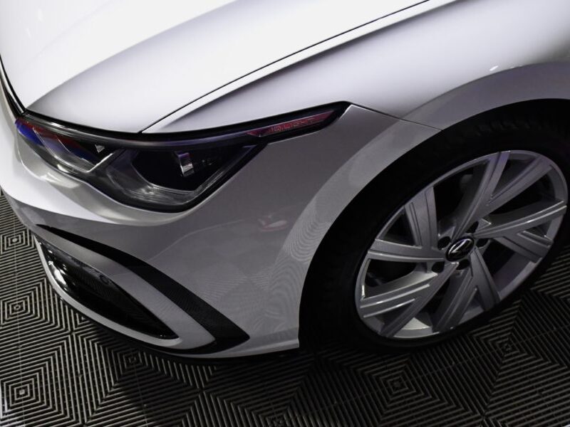 Volkswagen Golf 8 R-Line 1.5 TSI 150 BVM6 GPS Virtual Harman Kardon Car Play ACC FRont TO Lane JA 18 Garantie Vw 13/10/2026 ou 100.000 km