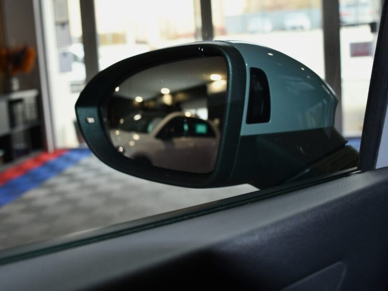 Volkswagen Golf 8 R-Line 1.5 eTSI 150 DSG GPS Virtual IQ Light Front TO ACC Car Play Mode JA 17