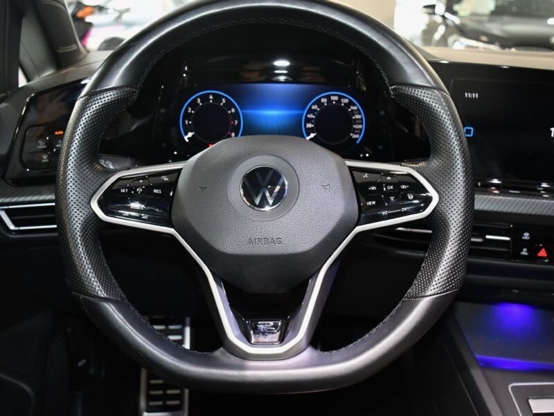 Volkswagen Golf 8 R-Line 1.5 eTSI 150 DSG GPS Virtual IQ Light Front TO ACC Car Play Mode JA 17