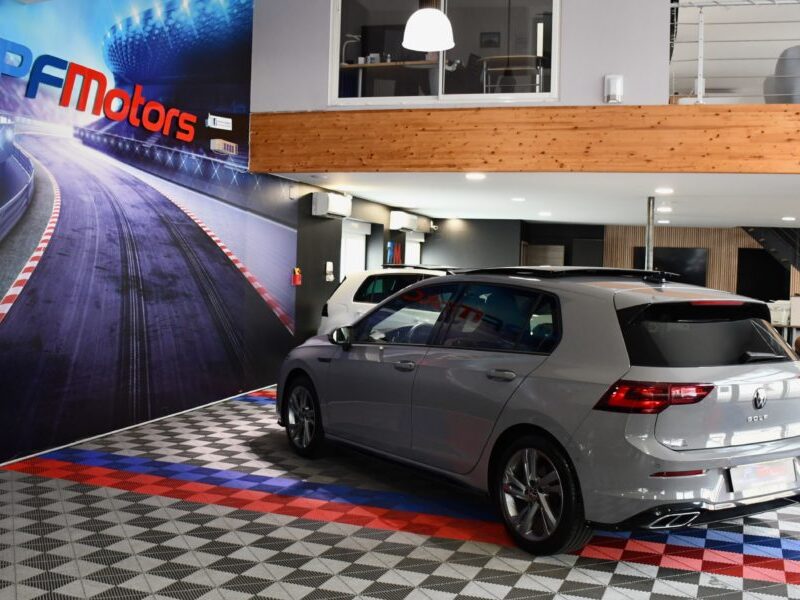 Volkswagen Golf 8 R-Line 1.5 eTSI 150 DSG GPS Virtual IQ Light Front TO ACC Car Play Mode JA 17