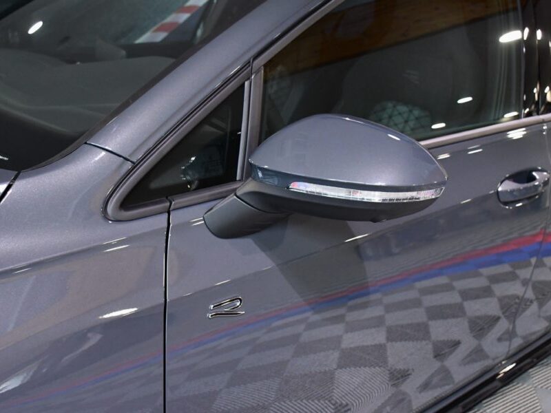 Volkswagen Golf 8 R-Line 2.0 TDI 150 DSG Car Play Virtual TO Caméra AV + AR + 360 ACC Mode Induction Front Lane JA 18 Garantie Volkswagen 10/2027