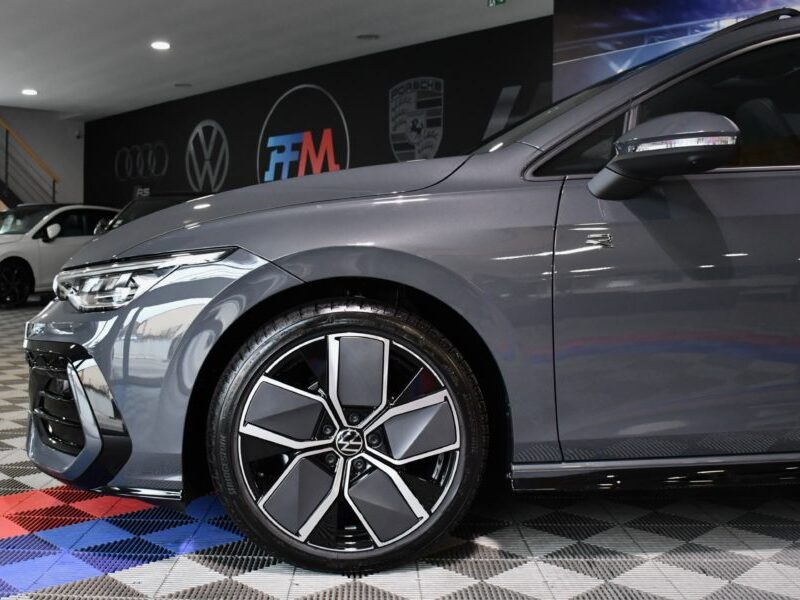 Volkswagen Golf 8 R-Line 2.0 TDI 150 DSG Car Play Virtual TO Caméra AV + AR + 360 ACC Mode Induction Front Lane JA 18 Garantie Volkswagen 10/2027