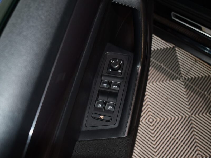 Volkswagen T-Roc IQ Drive 1.5 TSI 150 DSG GPS Virtual Caméra ACC Car Play Rear Front Hayon Attelage JA 18