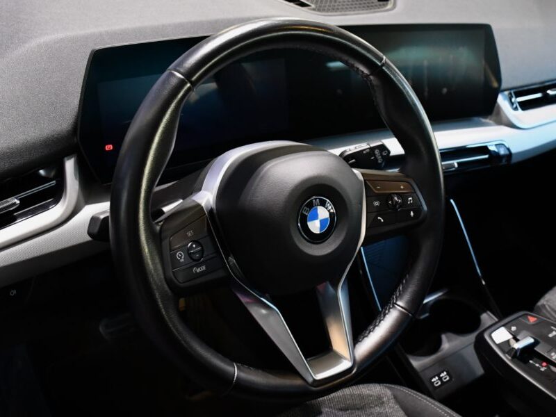 BMW X1 18d S-Drive 2.0 136 BVA7 Business Design GPS Virtual Hayon Attelage Caméra LED Limiteur JA 17*