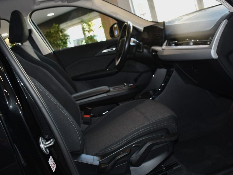 BMW X1 18d S-Drive 2.0 136 BVA7 Business Design GPS Virtual Hayon Attelage Caméra LED Limiteur JA 17*