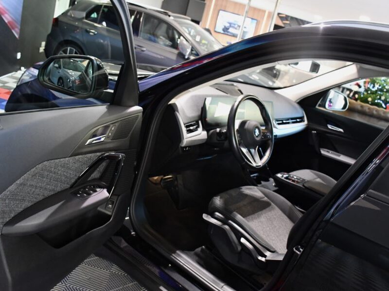 BMW X1 18d S-Drive 2.0 136 BVA7 Business Design GPS Virtual Hayon Attelage Caméra LED Limiteur JA 17*