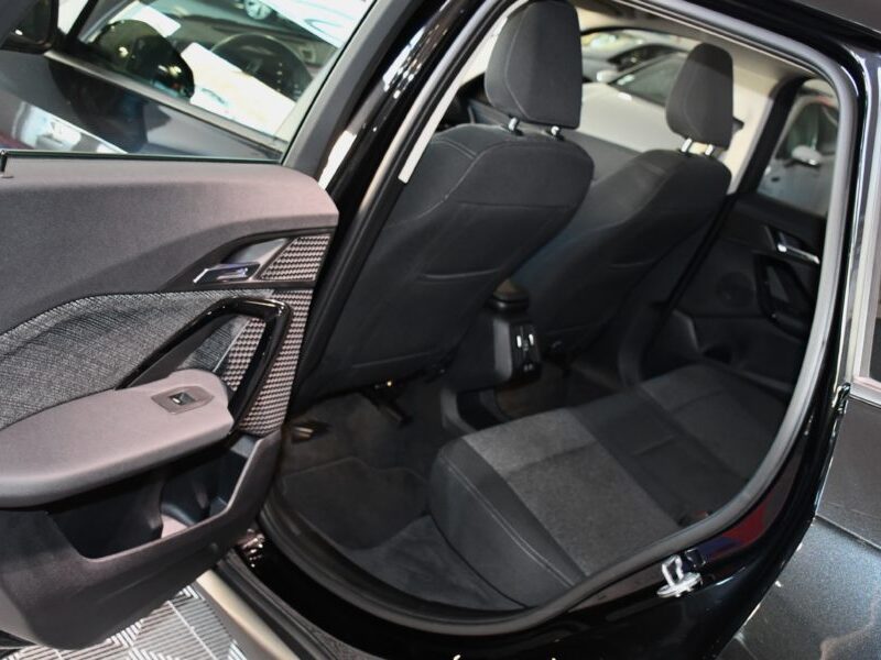 BMW X1 18d S-Drive 2.0 136 BVA7 Business Design GPS Virtual Hayon Attelage Caméra LED Limiteur JA 17*