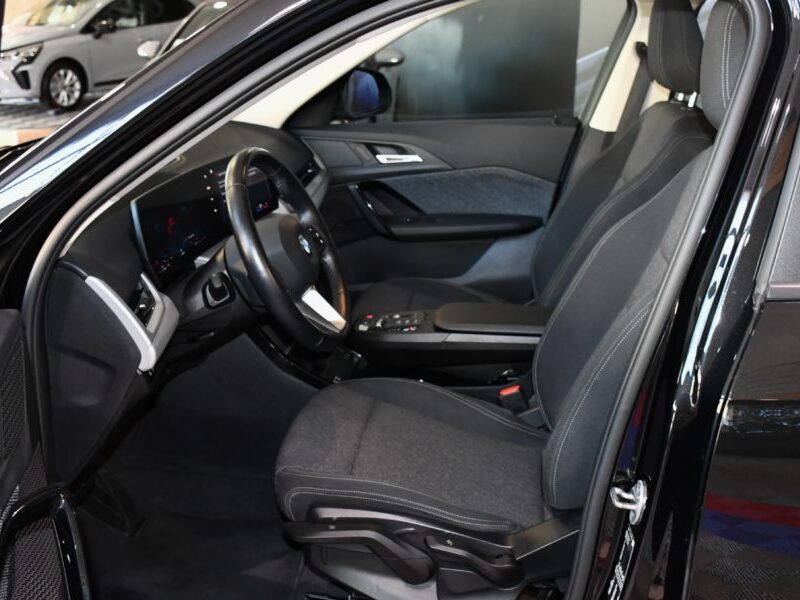 BMW X1 18d S-Drive 2.0 136 BVA7 Business Design GPS Virtual Hayon Attelage Caméra LED Limiteur JA 17*