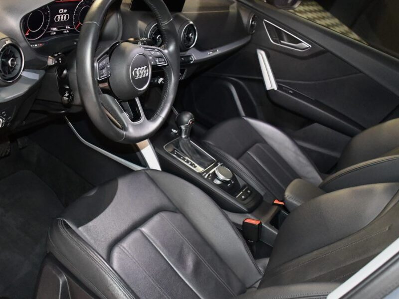 Audi Q2 Sport 35 TFSI 150 S-Tronic GPS Virtual Cuir Caméra ACC Pré Sense Car Play LED Hayon JA 17