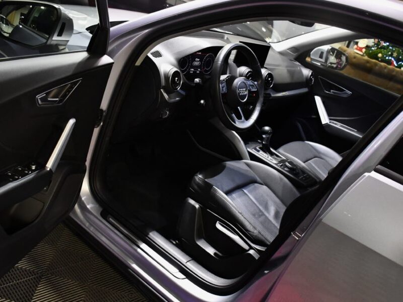 Audi Q2 Sport 35 TFSI 150 S-Tronic GPS Virtual Cuir Caméra ACC Pré Sense Car Play LED Hayon JA 17