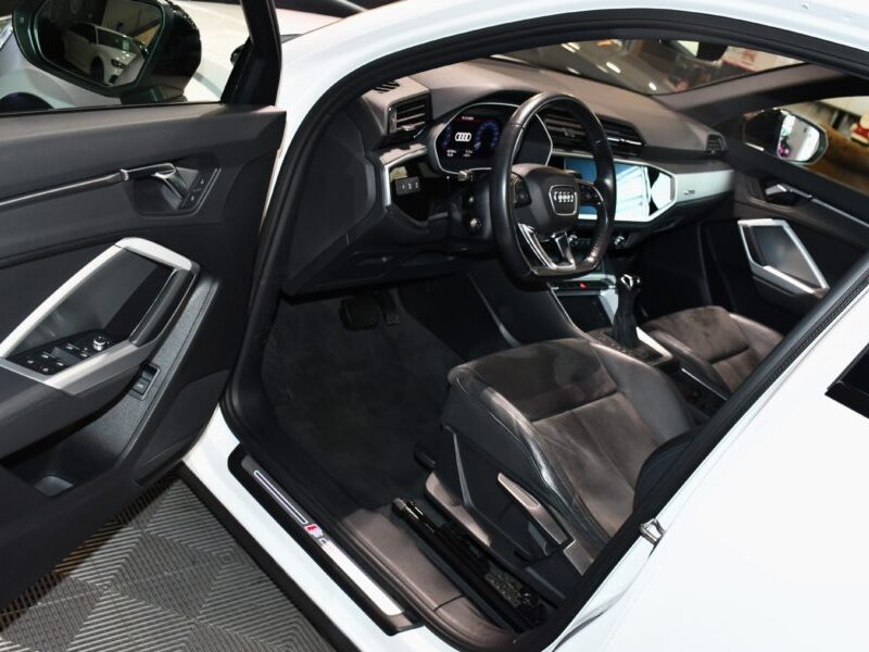 Audi Q3 Sportback S-Line 35 TFSI 150 S-Tronic Black Panel GPS Virtual TO Hayon Attelage Lane ACC Drive JA 20