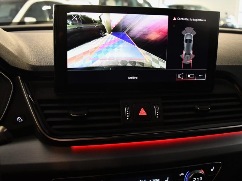 Audi Q5 S-Line 40 TDI 204 Quattro S-Tronic GPS Virtual Attelage Hayon Régulateur Drive Caméra Pré senseCar Play JA 20 Black Panel