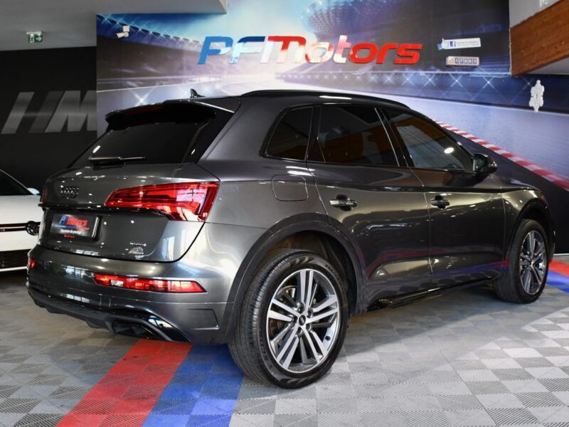 Audi Q5 S-Line 40 TDI 204 Quattro S-Tronic GPS Virtual Attelage Hayon Régulateur Drive Caméra Pré senseCar Play JA 20 Black Panel