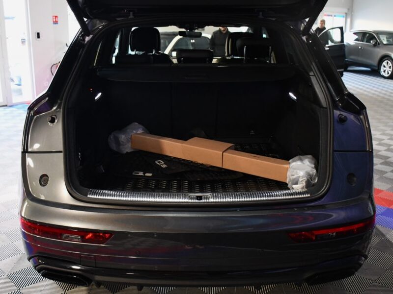 Audi Q5 S-Line 40 TDI 204 Quattro S-Tronic GPS Virtual Attelage Hayon Régulateur Drive Caméra Pré senseCar Play JA 20 Black Panel