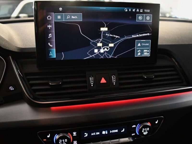 Audi Q5 S-Line 40 TDI 204 Quattro S-Tronic GPS Virtual Attelage Hayon Régulateur Drive Caméra Pré senseCar Play JA 20 Black Panel