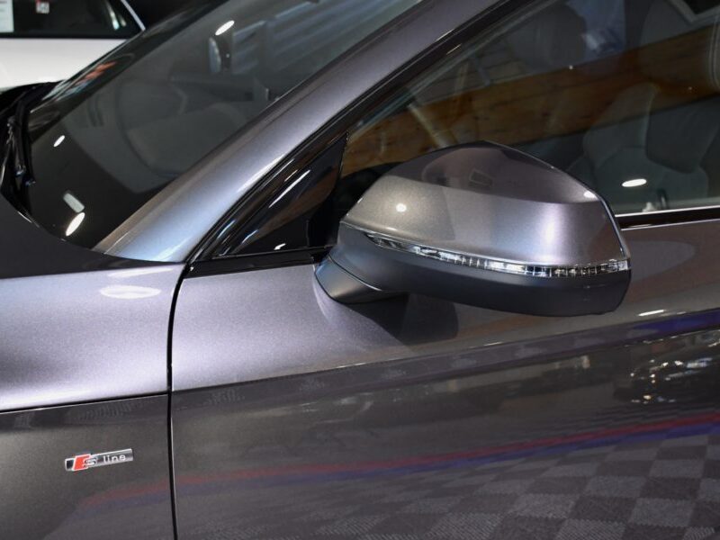 Audi Q5 S-Line 40 TDI 204 Quattro S-Tronic GPS Virtual Attelage Hayon Régulateur Drive Caméra Pré senseCar Play JA 20 Black Panel