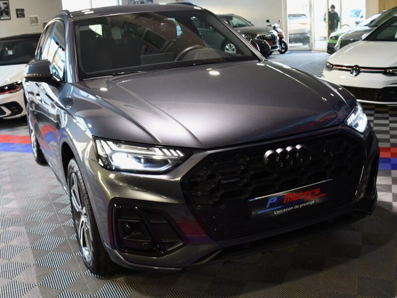 Audi Q5 S-Line 40 TDI 204 Quattro S-Tronic GPS Virtual Attelage Hayon Régulateur Drive Caméra Pré senseCar Play JA 20 Black Panel