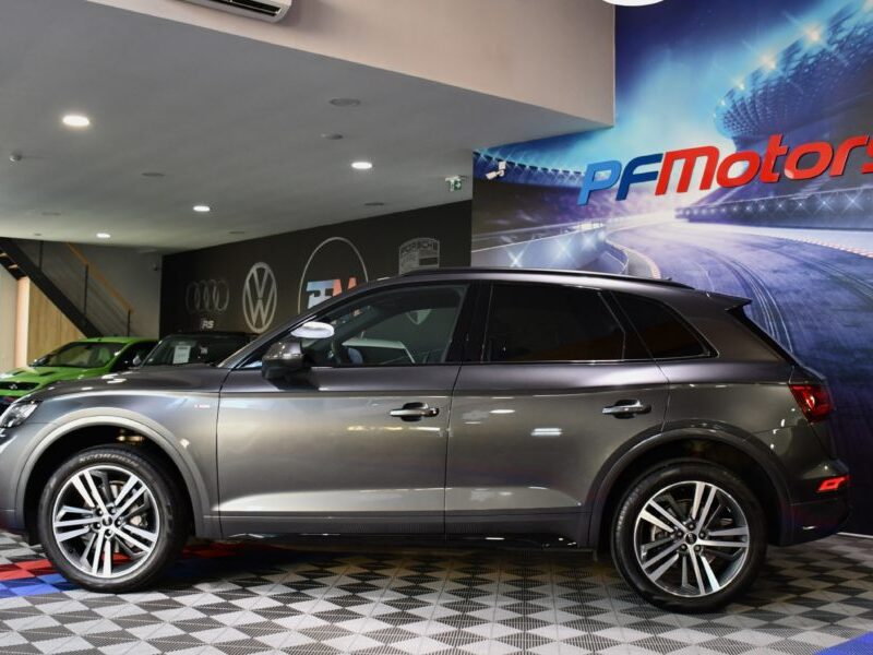 Audi Q5 S-Line 40 TDI 204 Quattro S-Tronic GPS Virtual Attelage Hayon Régulateur Drive Caméra Pré senseCar Play JA 20 Black Panel