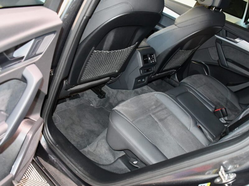 Audi Q5 S-Line 40 TDI 204 Quattro S-Tronic GPS Virtual Attelage Hayon Régulateur Drive Caméra Pré senseCar Play JA 20 Black Panel