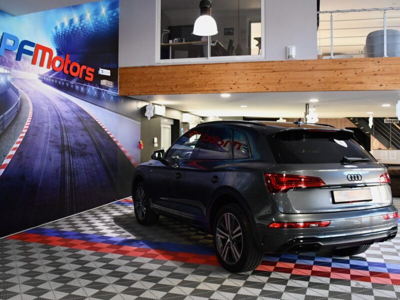 Audi Q5 S-Line 40 TDI 204 Quattro S-Tronic GPS Virtual Attelage Hayon Régulateur Drive Caméra Pré senseCar Play JA 20 Black Panel