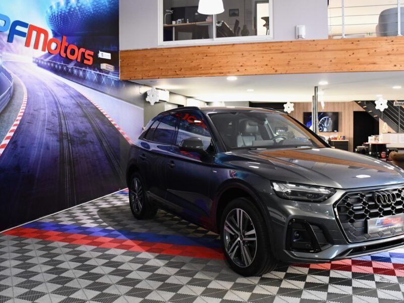 Audi Q5 S-Line 40 TDI 204 Quattro S-Tronic GPS Virtual Attelage Hayon Régulateur Drive Caméra Pré senseCar Play JA 20 Black Panel