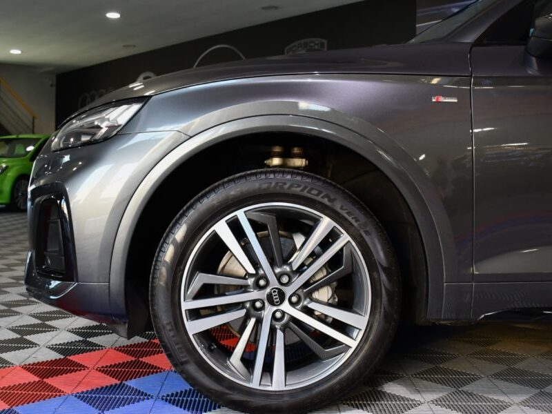 Audi Q5 S-Line 40 TDI 204 Quattro S-Tronic GPS Virtual Attelage Hayon Régulateur Drive Caméra Pré senseCar Play JA 20 Black Panel