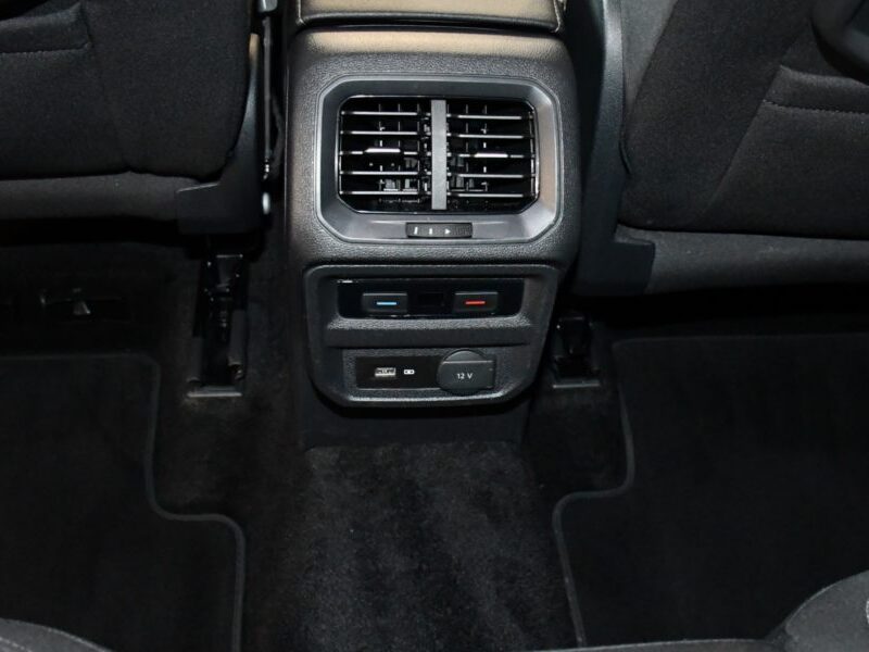 Volkswagen Tiguan R-Line Carat 2.0 TDI 150 DSG 4Motion GPS Virtual ACC Mode Caméra Ergo Car Play Parc Assist JA 19