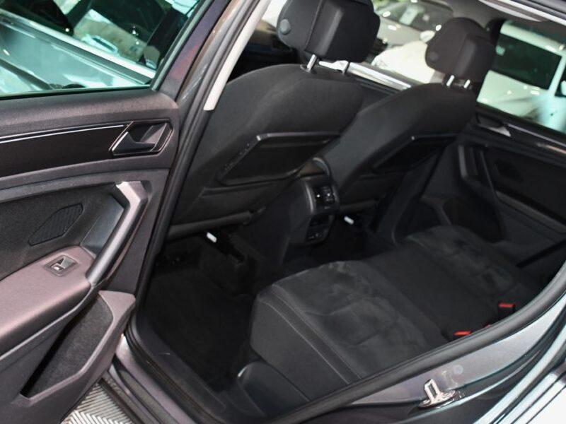 Volkswagen Tiguan R-Line Carat 2.0 TDI 150 DSG 4Motion GPS Virtual ACC Mode Caméra Ergo Car Play Parc Assist JA 19